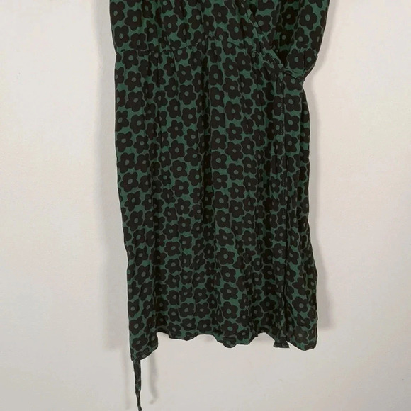 URBAN OUTFITTER | GREEN ANNA  CREPE WRAP MINI DRESS - Picture 7 of 15